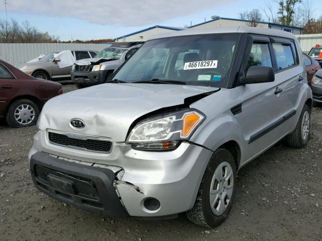 KNDJT2A10B7713229 - 2011 KIA SOUL SILVER photo 2