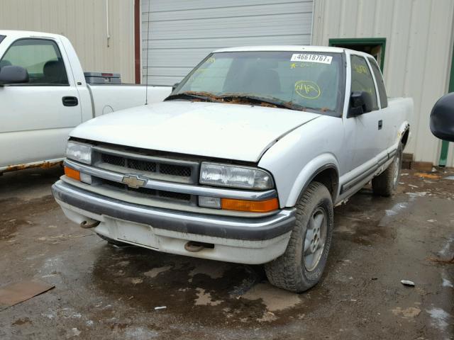 1GCDT19W718177556 - 2001 CHEVROLET S TRUCK WHITE photo 2