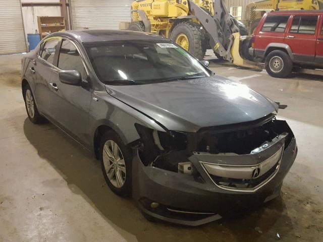 19VDE3F77DE300083 - 2013 ACURA ILX SILVER photo 1