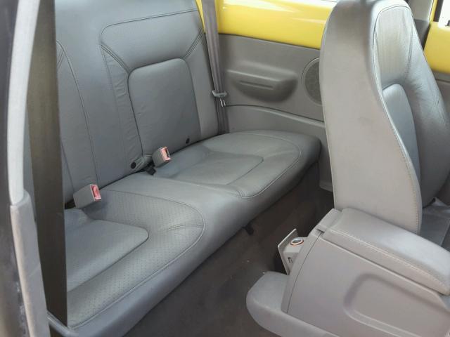 3VWCK31CX4M419975 - 2004 VOLKSWAGEN NEW BEETLE 黄色 照片 6