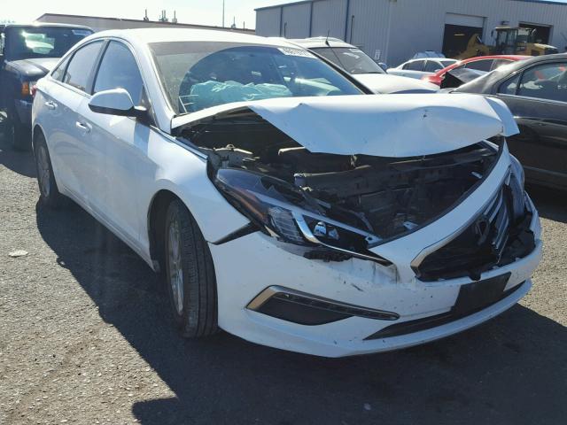 5NPE24AF9FH109739 - 2015 HYUNDAI SONATA SE WHITE photo 1