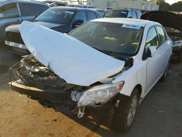 1NXBU4EE9AZ273095 - 2010 TOYOTA COROLLA BA WHITE photo 2