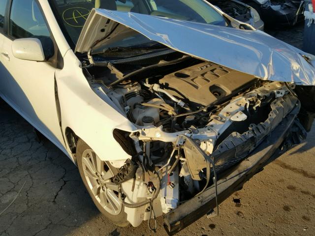 1NXBU4EE9AZ273095 - 2010 TOYOTA COROLLA BA WHITE photo 9