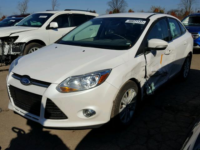 1FAHP3H26CL210195 - 2012 FORD FOCUS SEL WHITE photo 2