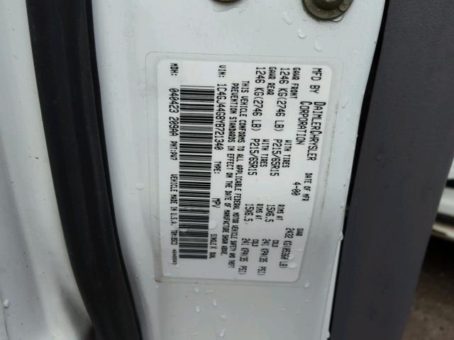 1C4GJ44G8YB721340 - 2000 CHRYSLER GRAND VOYA WHITE photo 10