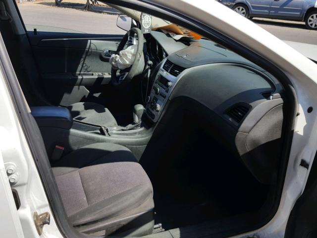 1G1ZC5EU2BF322154 - 2011 CHEVROLET MALIBU 1LT WHITE photo 5