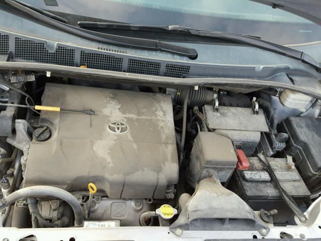 5TDKK3DC9CS208159 - 2012 TOYOTA SIENNA LE SILVER photo 7