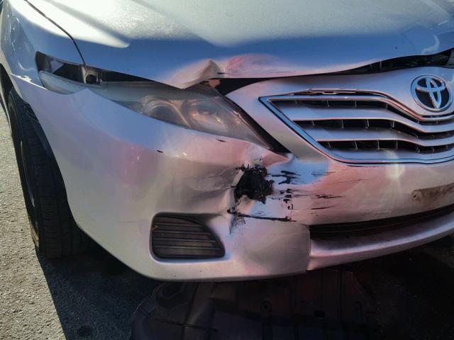 4T1BF3EK3AU082217 - 2010 TOYOTA CAMRY BASE SILVER photo 9