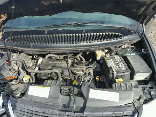 2C4GP44R14R596130 - 2004 CHRYSLER TOWN & COU GREEN photo 7