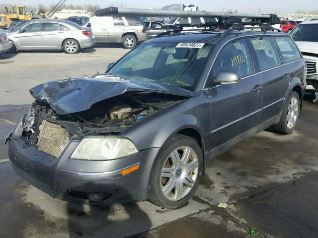 WVWYU63B85E097420 - 2005 VOLKSWAGEN PASSAT GLX GRAY photo 2