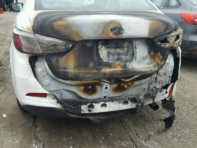 3MYDLBZV3GY104096 - 2016 TOYOTA SCION IA WHITE photo 9