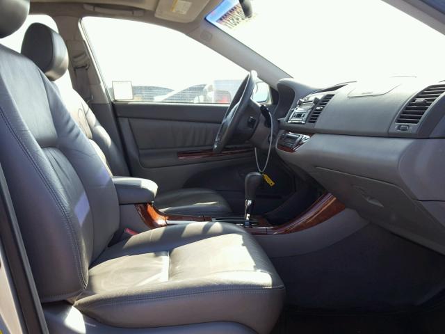 JTDBE30K620074152 - 2002 TOYOTA CAMRY LE 银色 照片 5