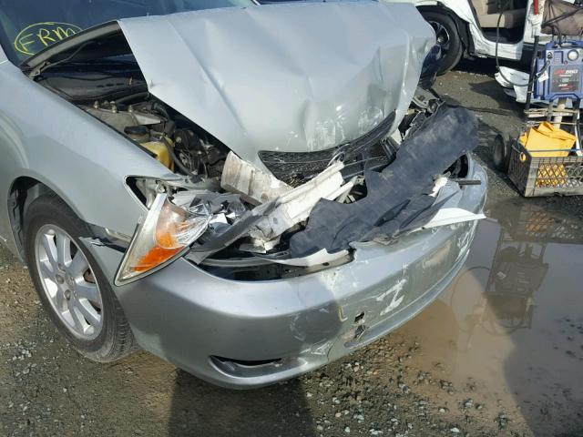 JTDBE30K620074152 - 2002 TOYOTA CAMRY LE SILVER photo 9