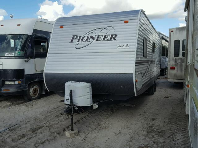 5SFPB2921DE262429 - 2013 HRLD PIONEER WHITE photo 2