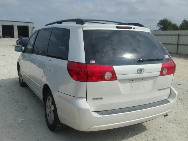 5TDZK22C38S145921 - 2008 TOYOTA SIENNA XLE WHITE photo 3