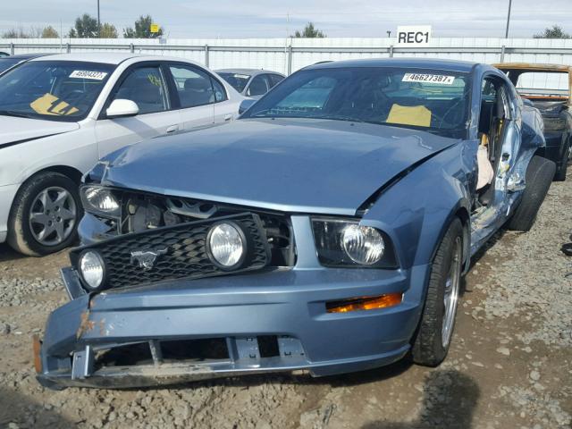 1ZVHT82H975213843 - 2007 FORD MUSTANG GT BLUE photo 2