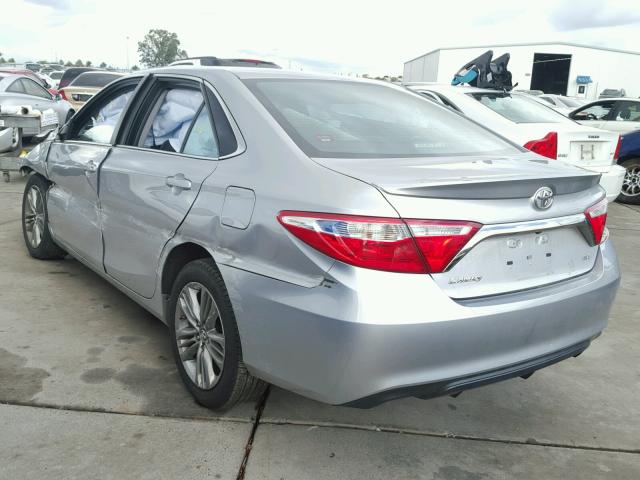 4T1BF1FK4GU136118 - 2016 TOYOTA CAMRY LE SILVER photo 3