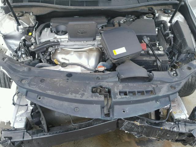 4T1BF1FK4GU136118 - 2016 TOYOTA CAMRY LE ვერცხლისფერი ფოტო 7