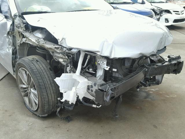 4T1BF1FK4GU136118 - 2016 TOYOTA CAMRY LE SILVER photo 9
