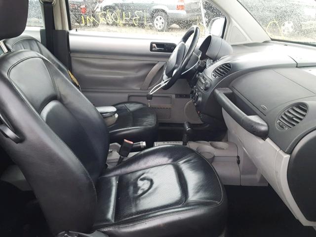 3VWDD21C31M447945 - 2001 VOLKSWAGEN NEW BEETLE 银色 照片 5