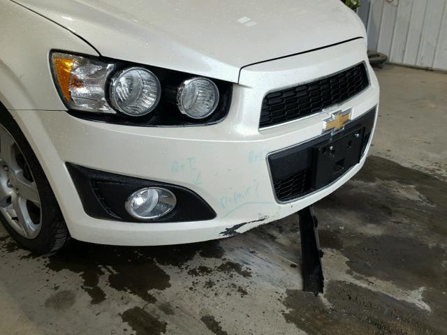 1G1JE5SB7F4107879 - 2015 CHEVROLET SONIC LTZ WHITE photo 9