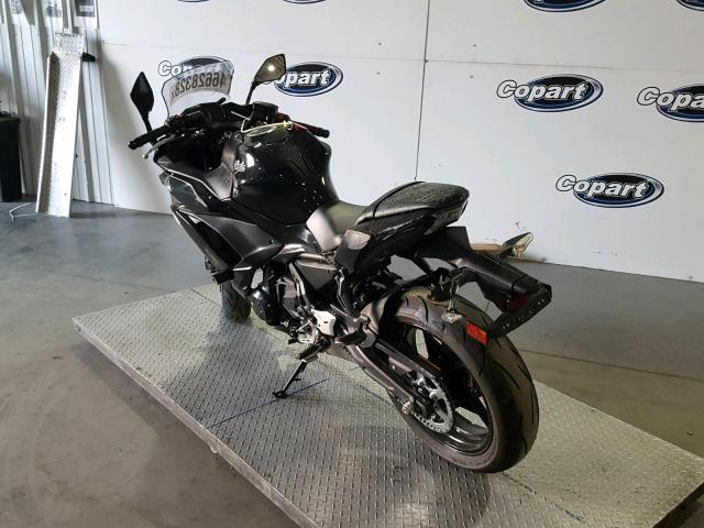 JKAEXEJ12HDA01626 - 2017 KAWASAKI EX650 J შავი ფოტო 3