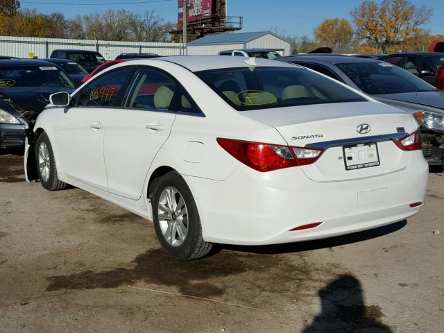 5NPEB4AC8DH621253 - 2013 HYUNDAI SONATA GLS WHITE photo 3