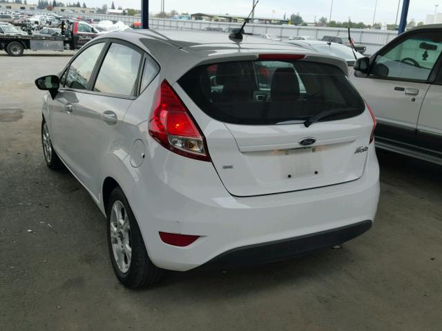 3FADP4EJ4GM112643 - 2016 FORD FIESTA SE WHITE photo 3