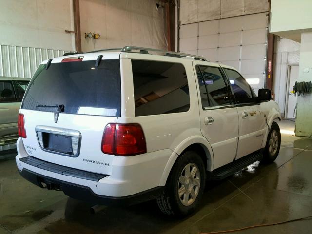 5LMFU285X6LJ27381 - 2006 LINCOLN NAVIGATOR WHITE photo 4