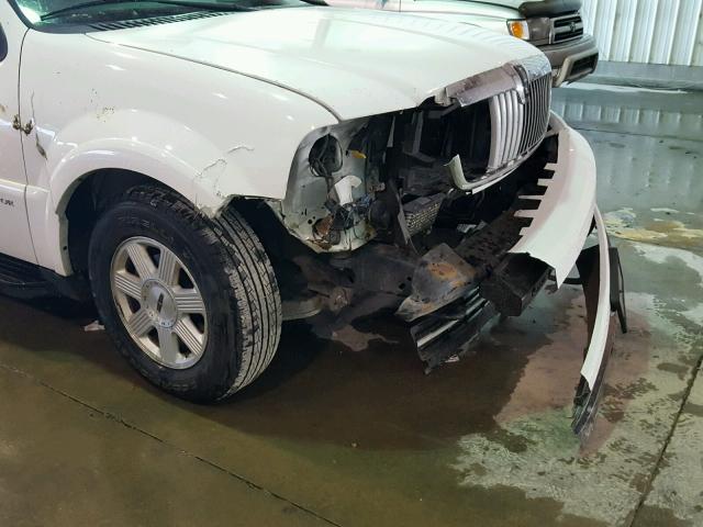 5LMFU285X6LJ27381 - 2006 LINCOLN NAVIGATOR WHITE photo 9