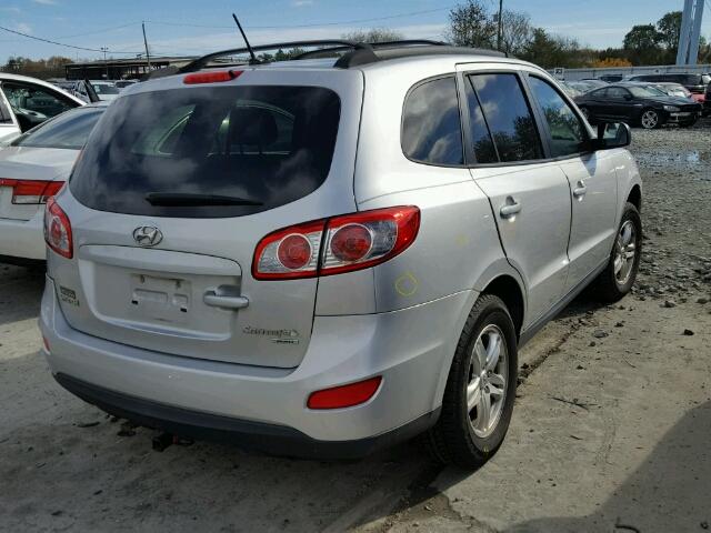 5XYZGDAGXBG053131 - 2011 HYUNDAI SANTA FE G SILVER photo 4