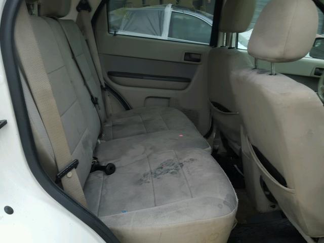 1FMCU9DG4CKA58842 - 2012 FORD ESCAPE XLT WHITE photo 6