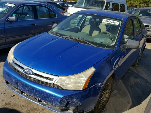 1FAHP3FN1AW207648 - 2010 FORD FOCUS SE BLUE photo 2