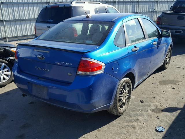 1FAHP3FN1AW207648 - 2010 FORD FOCUS SE BLUE photo 4