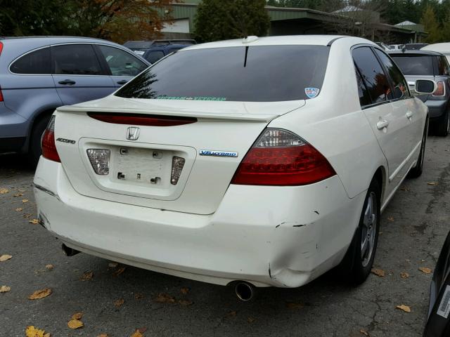 JHMCN36547C003316 - 2007 HONDA ACCORD HYB WHITE photo 4