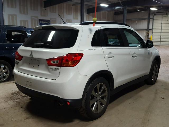 4A4AP5AUXDE016254 - 2013 MITSUBISHI OUTLANDER WHITE photo 4