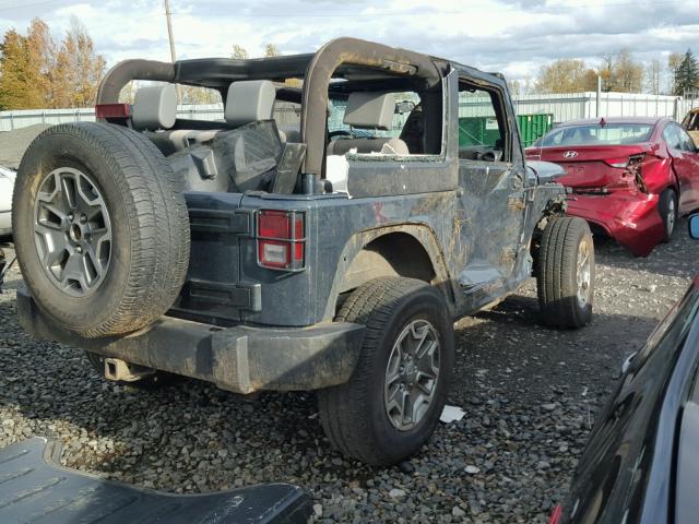 1J4FA24187L226943 - 2007 JEEP WRANGLER X GRAY photo 4