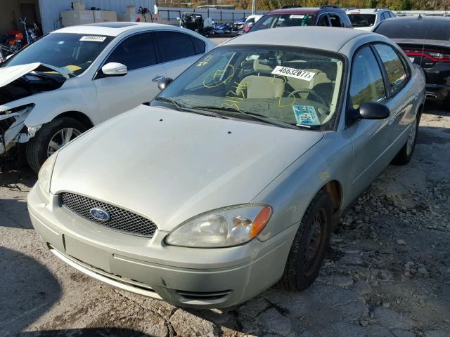 1FAFP53235A311316 - 2005 FORD TAURUS SE GREEN photo 2