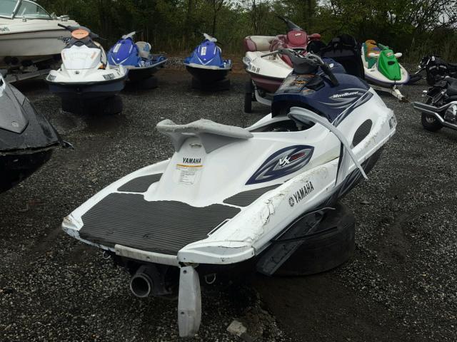 YAMA2775C111 - 2011 YAMAHA VX DELUXE WHITE photo 4