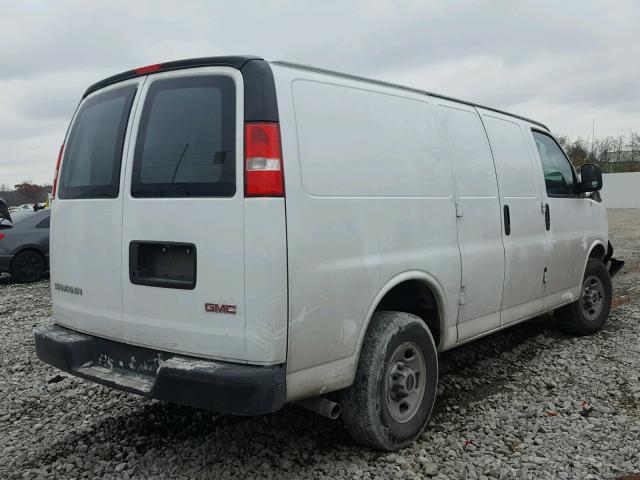 1GTW7AFF2H1137826 - 2017 GMC SAVANA G25 WHITE photo 4