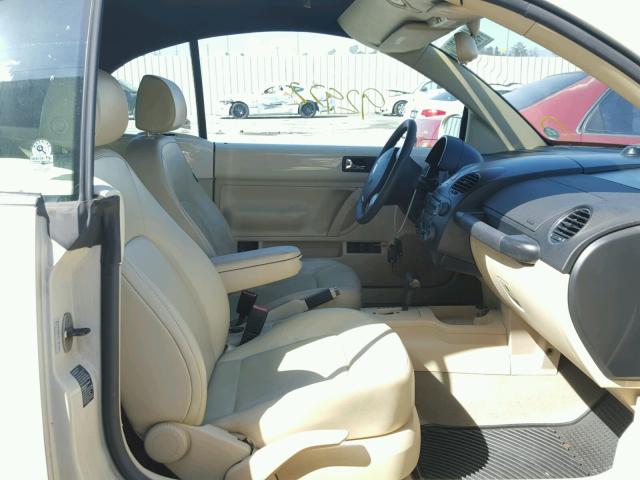 3VWRG31Y17M400968 - 2007 VOLKSWAGEN NEW BEETLE Qəhvəyi foto 5