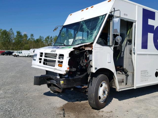 4UZAARDU58CZ59354 - 2008 FREIGHTLINER CHASSIS M WHITE photo 9