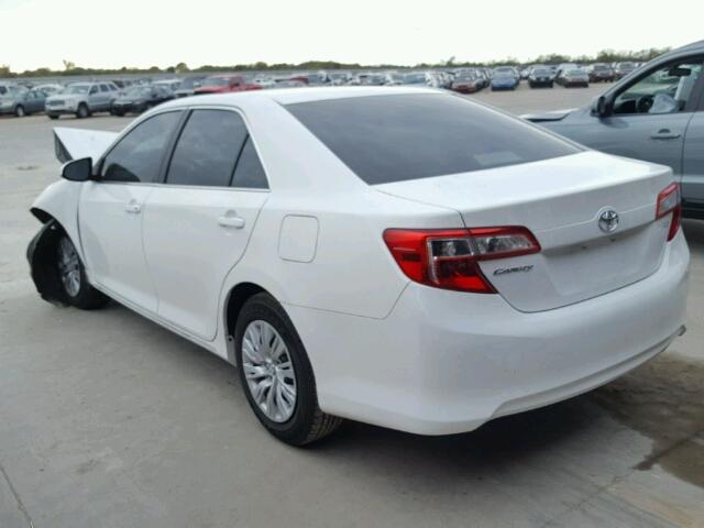 4T4BF1FK1ER341527 - 2014 TOYOTA CAMRY L WHITE photo 3