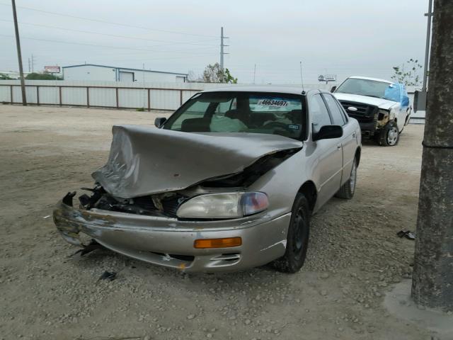 JT2BG12K9T0381532 - 1996 TOYOTA CAMRY DX GOLD photo 2