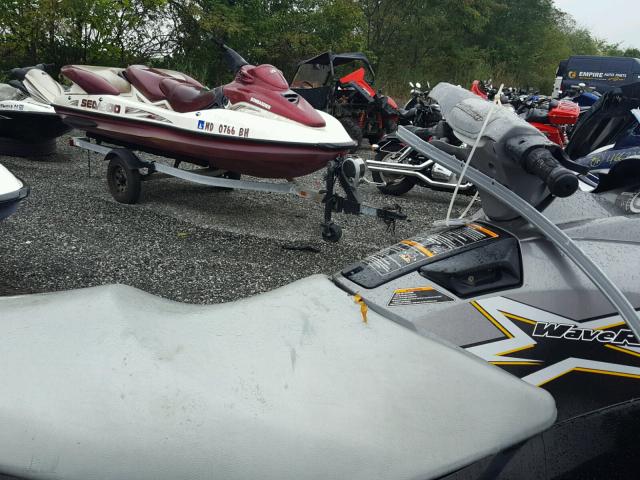 YAMA1693C111 - 2011 YAMAHA WAVERUNNER WHITE photo 5