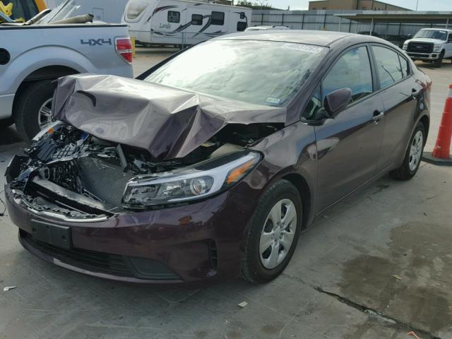 3KPFK4A73HE091128 - 2017 KIA FORTE LX BURGUNDY photo 2