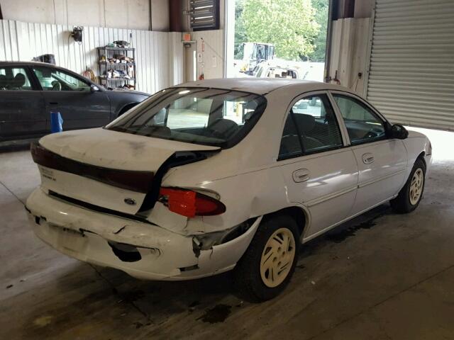 3FAFP13P2YR259465 - 2000 FORD ESCORT WHITE photo 4