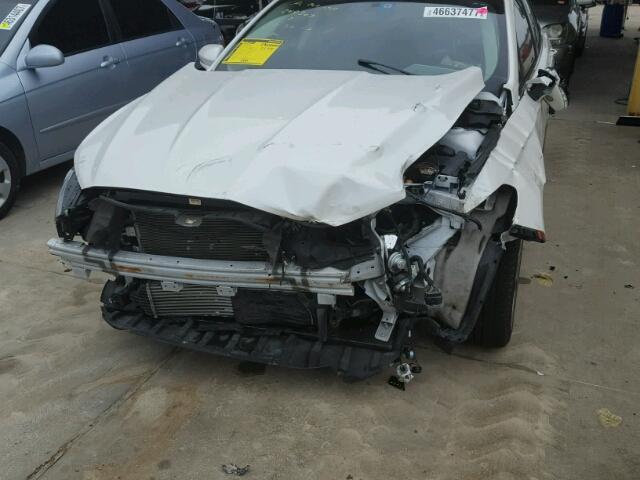 3FA6P0K93DR125183 - 2013 FORD FUSION TIT WHITE photo 9