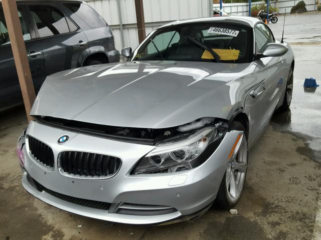WBALL5C58EJ105019 - 2014 BMW Z4 SDRIVE2 SILVER photo 2