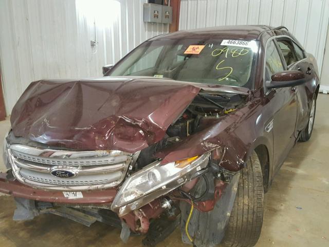 1FAHP2EW0CG140980 - 2012 FORD TAURUS SEL MAROON photo 2